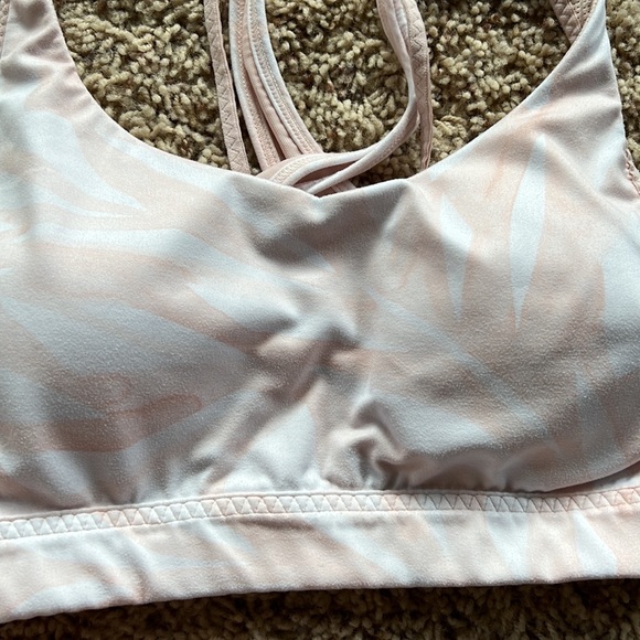 Hardly worn beautiful padded Athleta sports bra in women’s size S - Picture 7 of 7